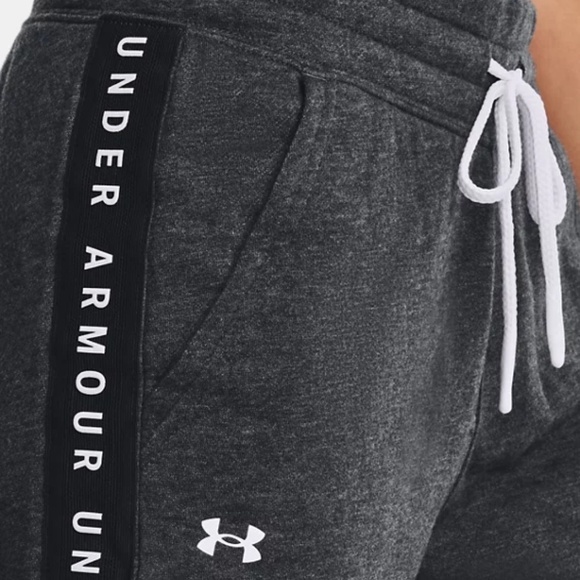 LAST ONE AVAILABLE! New Under Armour Women's Tapered Fleece Gym Pants - Picture 4 of 12